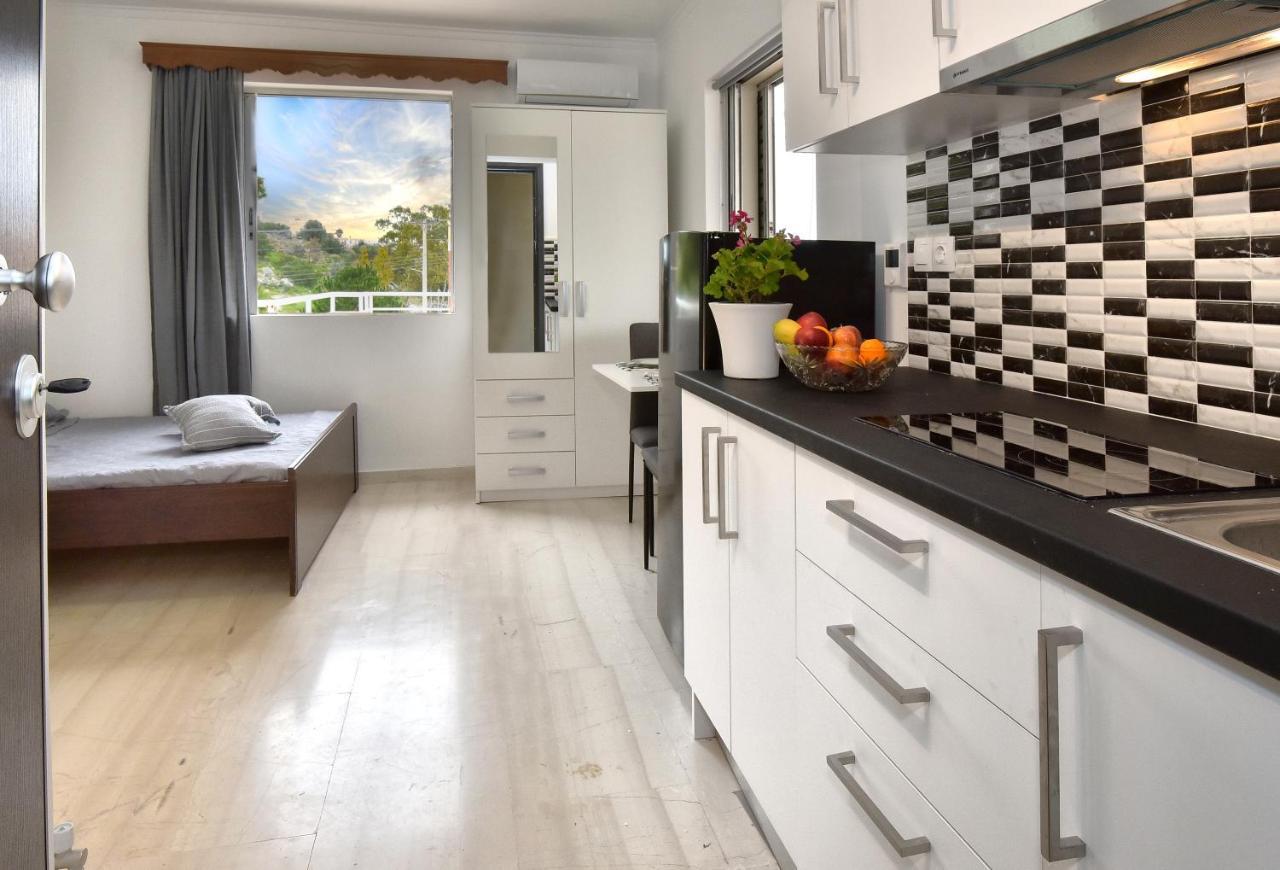 Cozy Bright Studio Athena Bagian luar foto